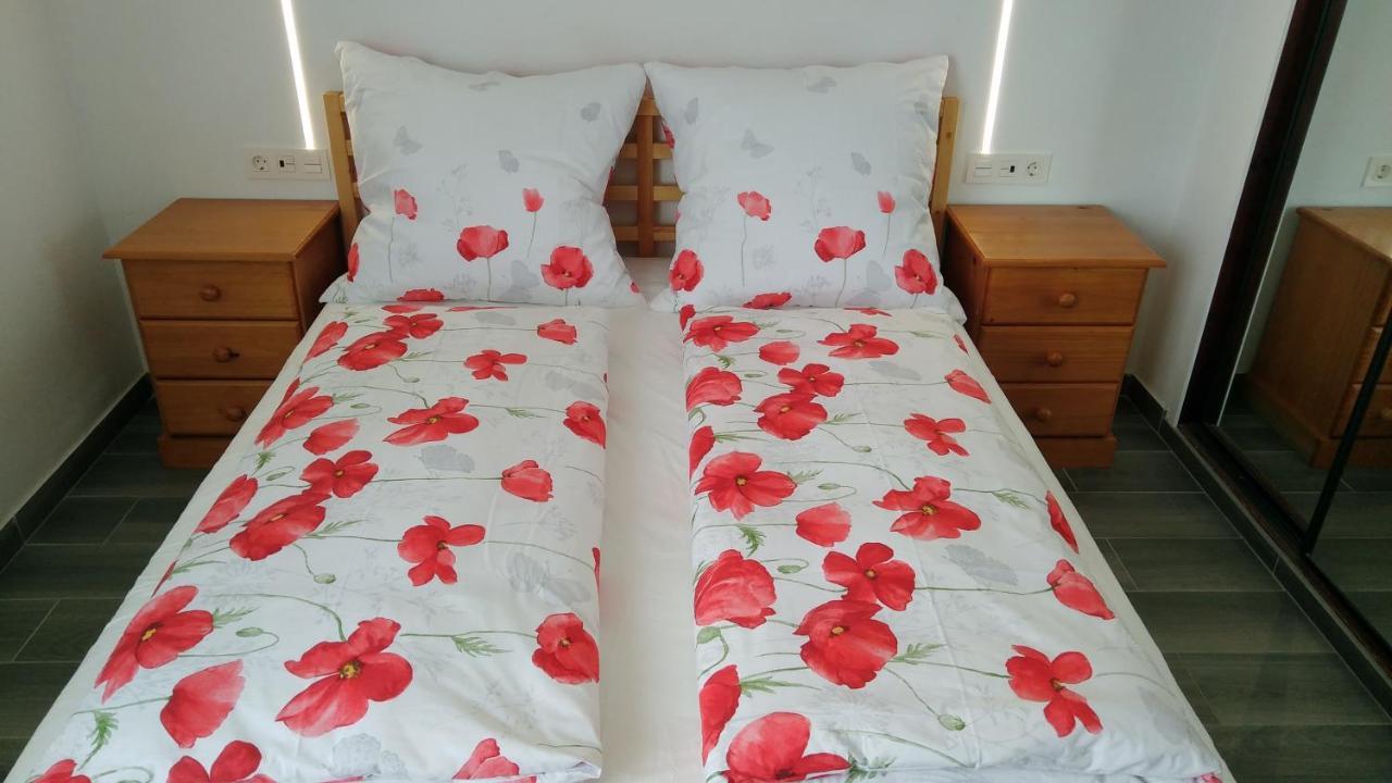 Room With Private Bathroom And Sea View, 50 M Del Mar Radazul 외부 사진