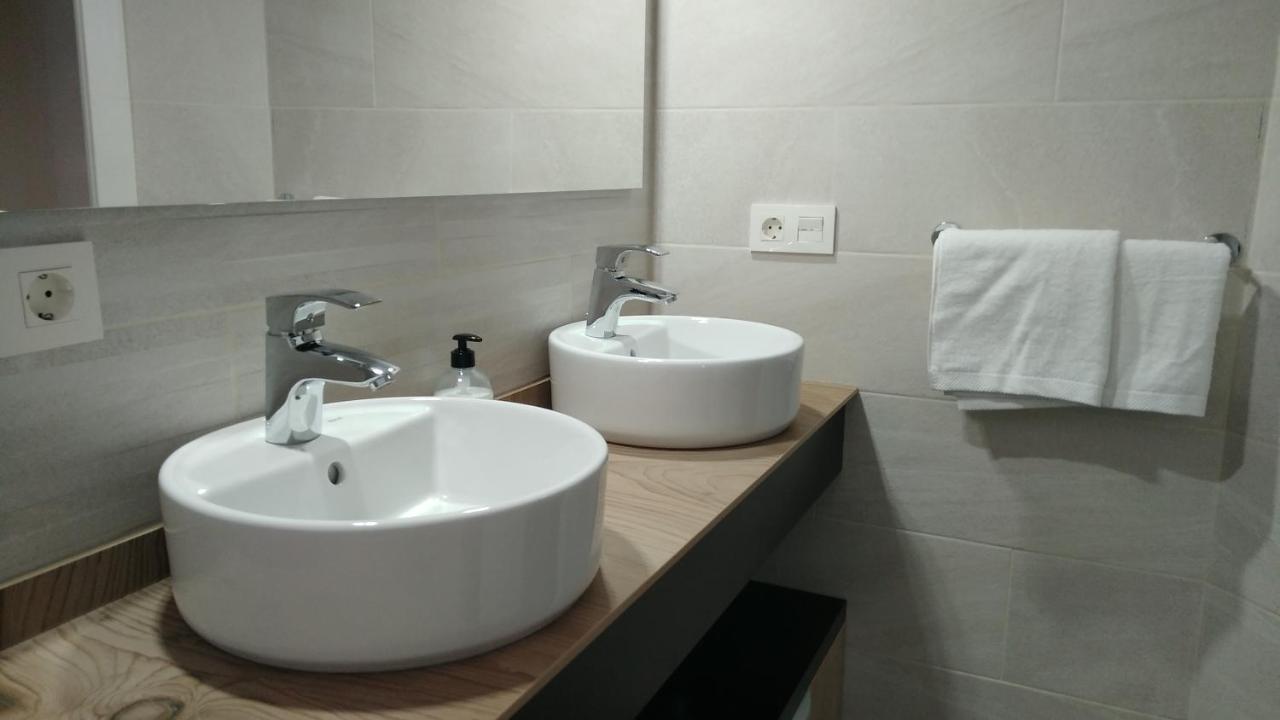Room With Private Bathroom And Sea View, 50 M Del Mar Radazul 외부 사진